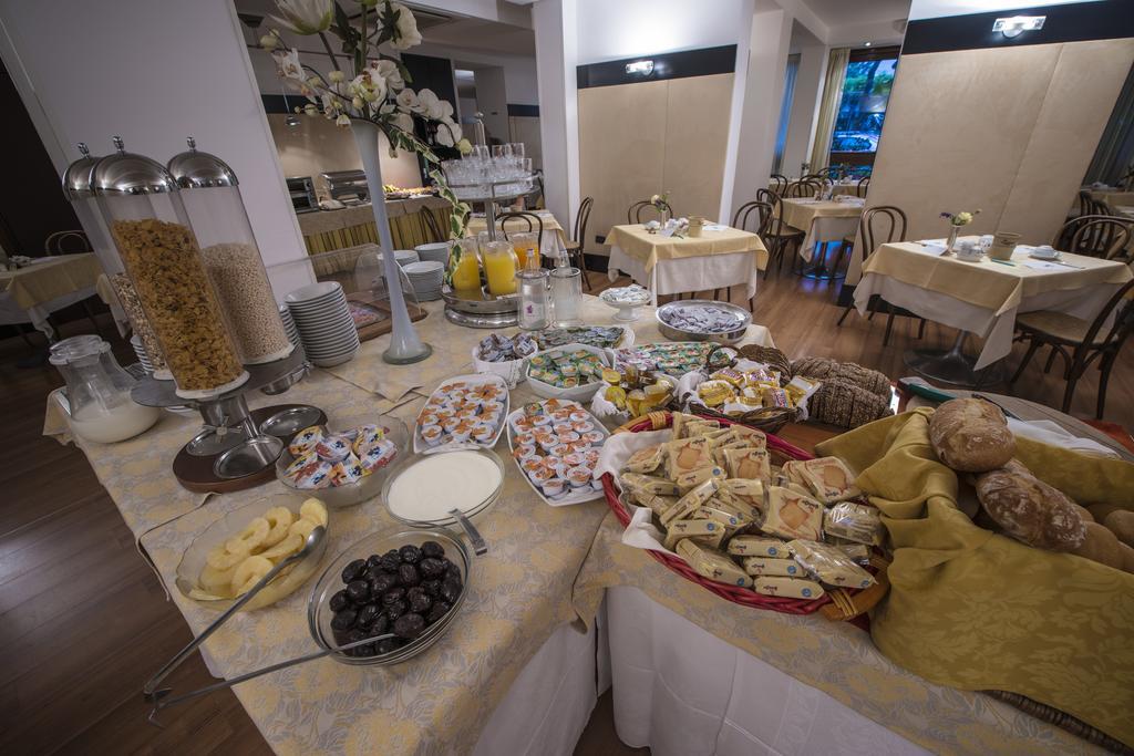 Hotel Bristol Riva del Garda Dış mekan fotoğraf