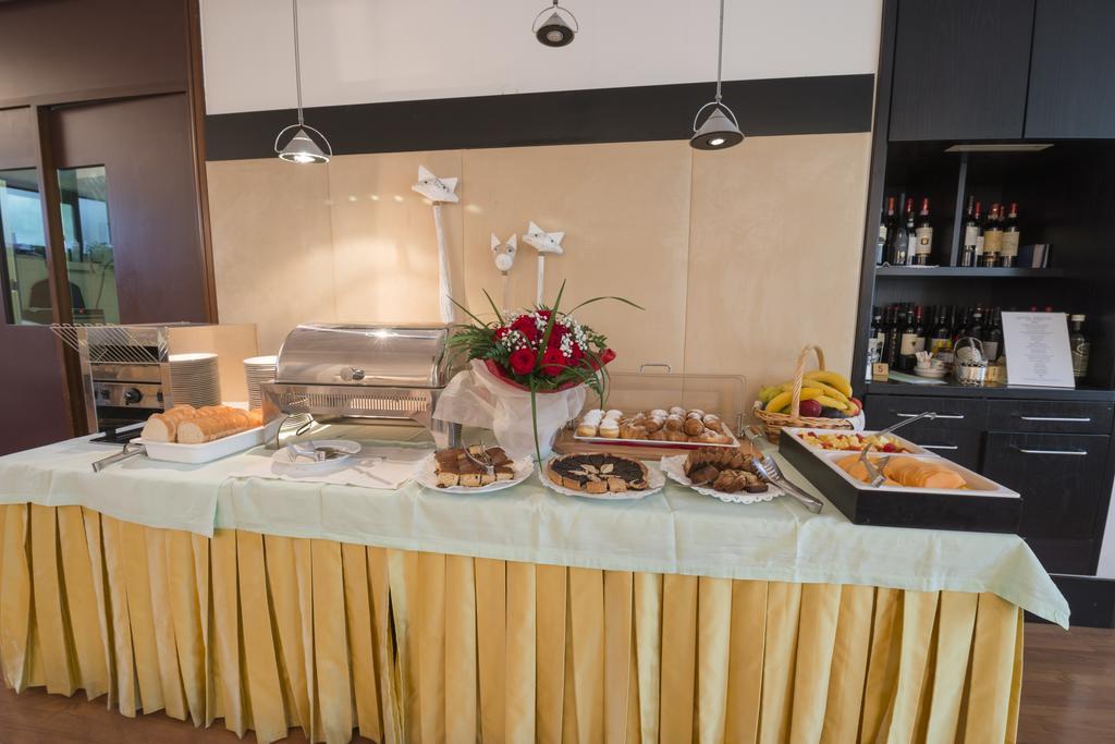 Hotel Bristol Riva del Garda Dış mekan fotoğraf